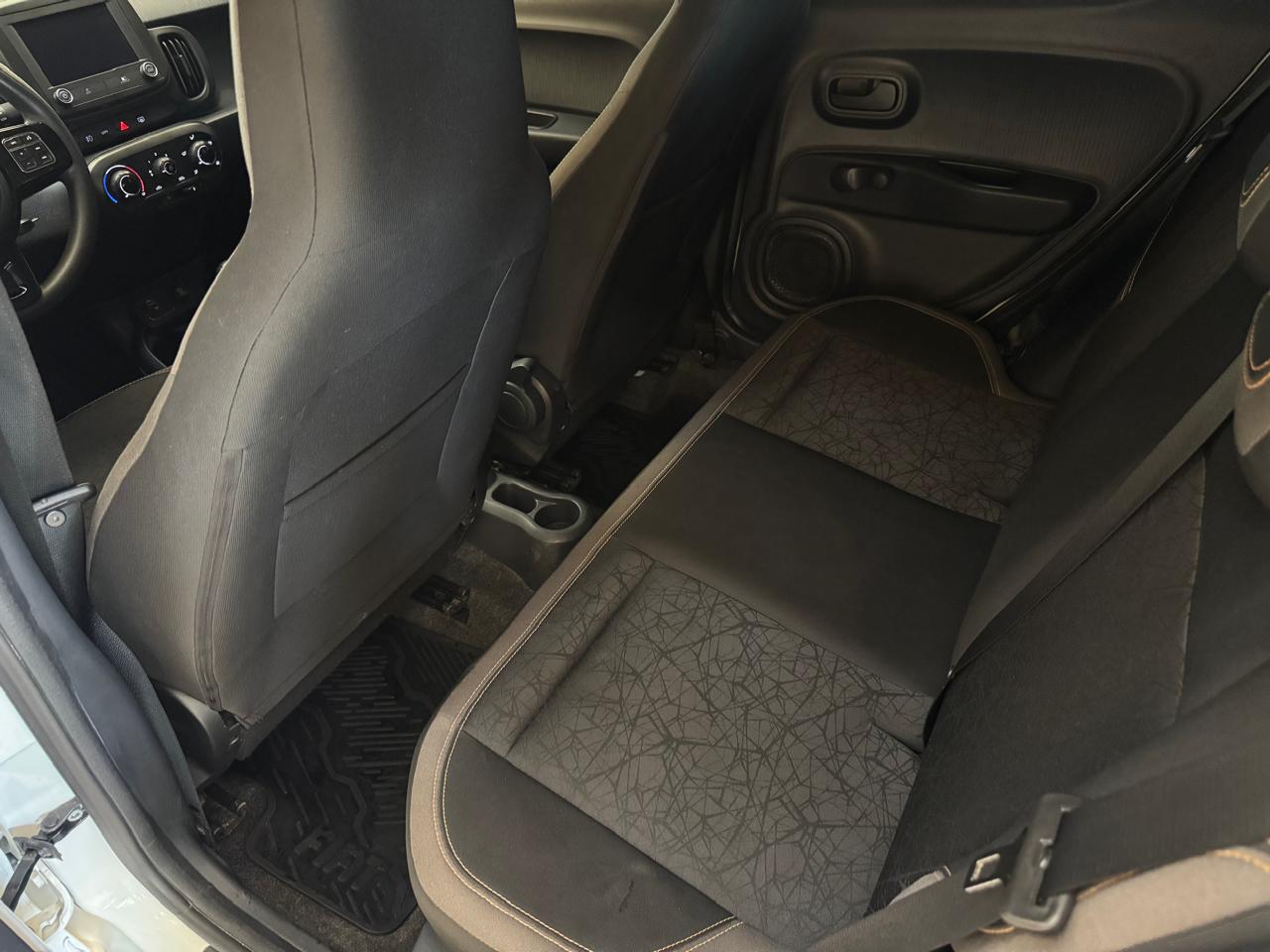 Fiat Mobi 1.0 4p Flex Evo Trekking Branco 2022 - Ayrton Automóveis