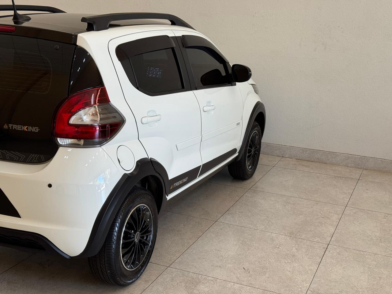 Fiat Mobi 1.0 4p Flex Evo Trekking Branco 2022 - Ayrton Automóveis