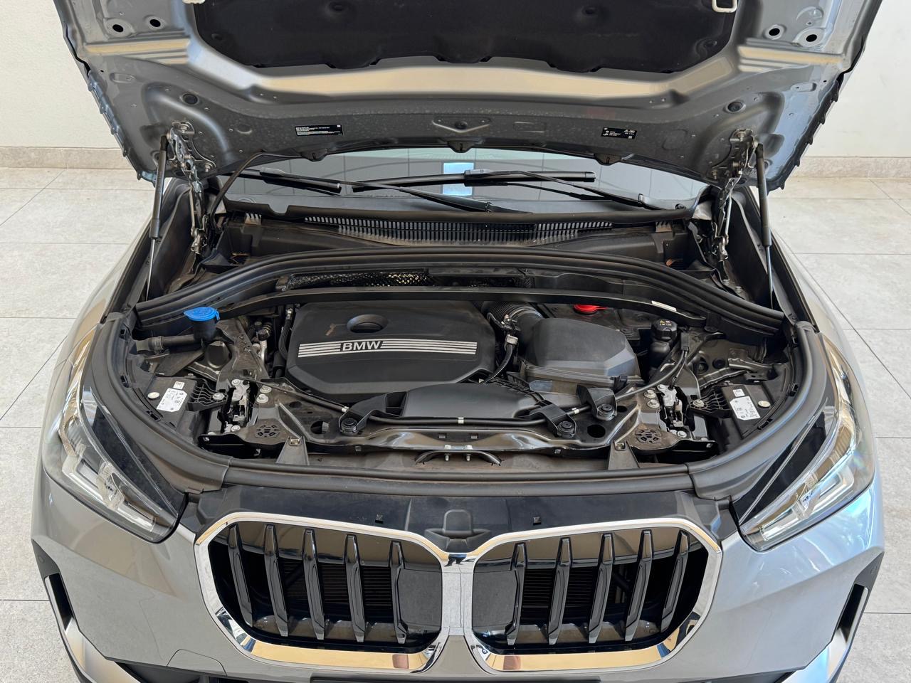 Bmw X1 1.5 12v Sdrive18i Gp Steptronic Turbo Automático Prata 2023 - Ayrton Automóveis