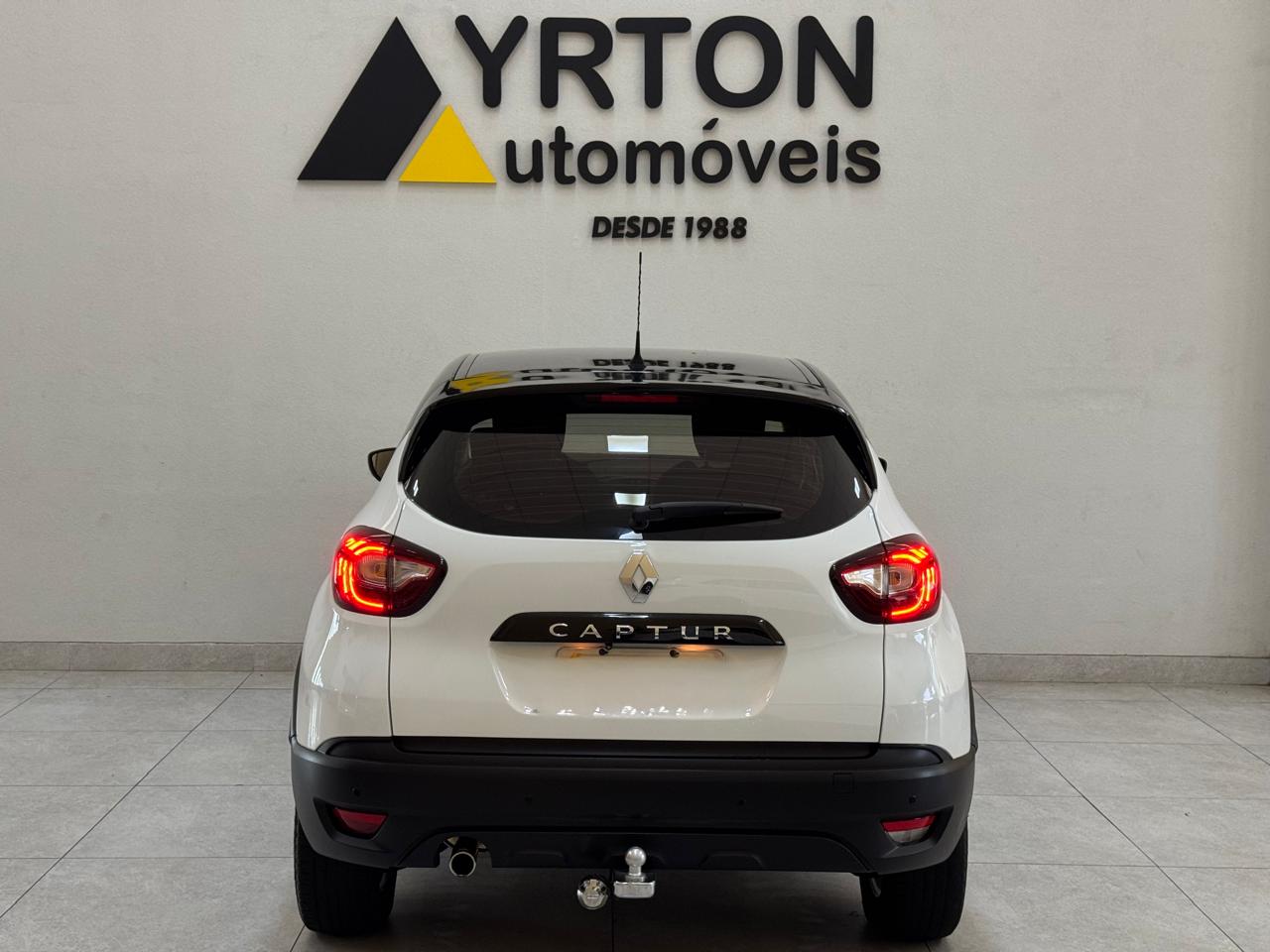 Renault Captur 1.6 16v 4p Flex Sce Life X-tronic Cvt Branco 2019 - Ayrton Automóveis