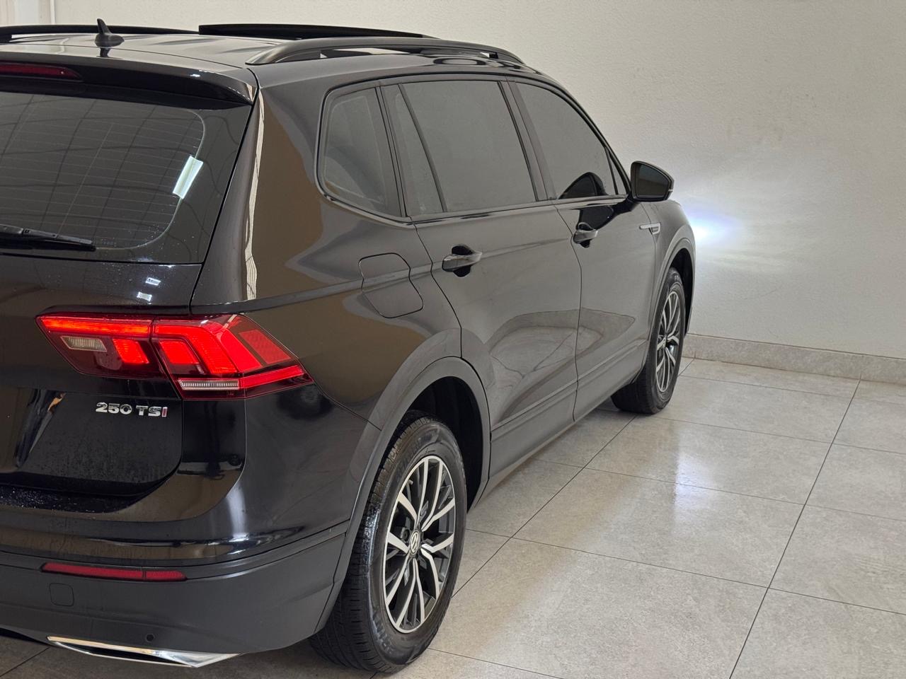 Volkswagen Tiguan 1.4 250 Tsi Total Flex Allspace Turbo Automático Tiptronic Preto 2018 - Ayrton Automóveis