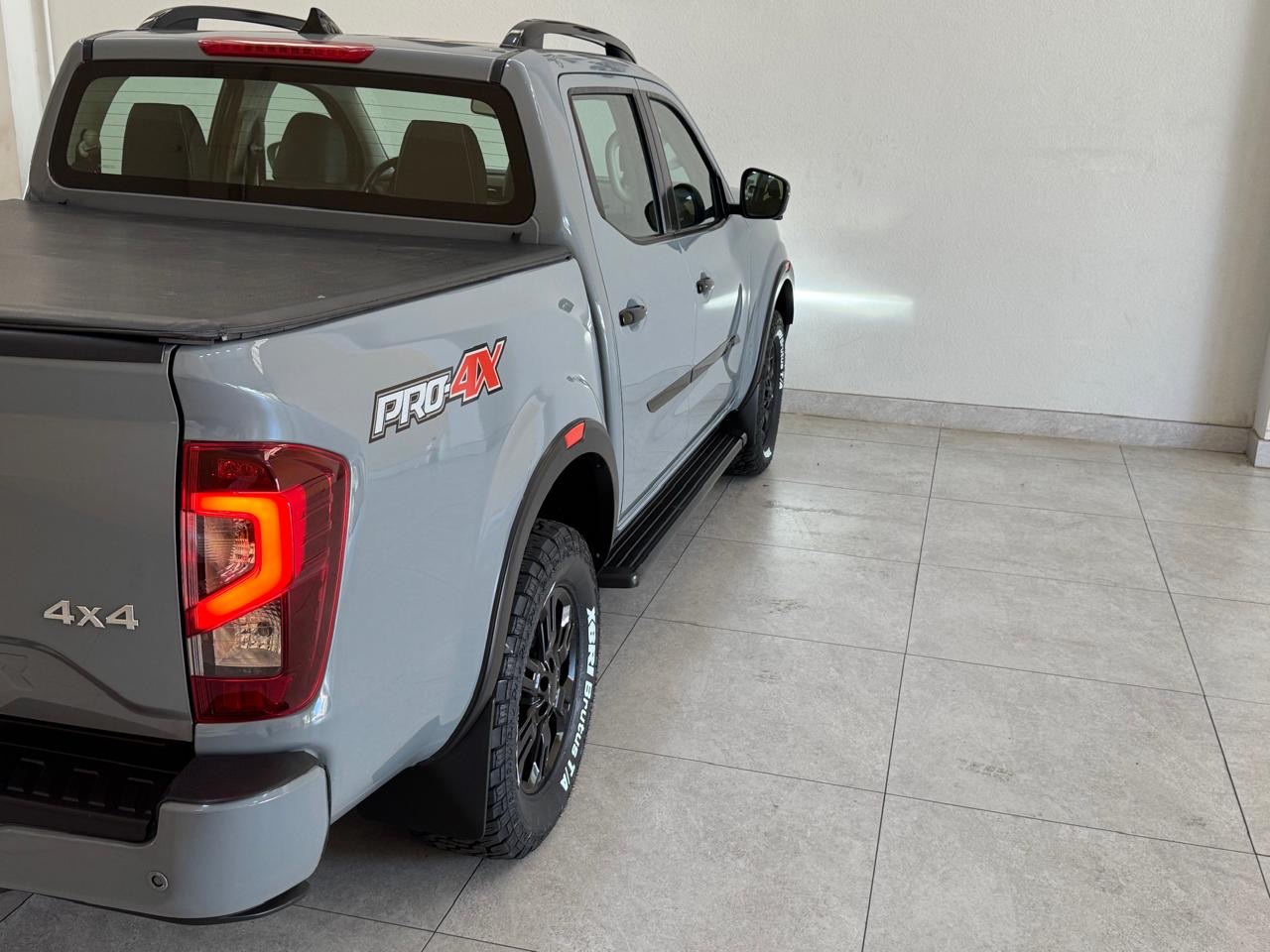 Nissan Frontier 2.3 16v Pro4x Cabine Dupla 4x4 Bi-turbo Diesel Automático Cinza 2023 - Ayrton Automóveis