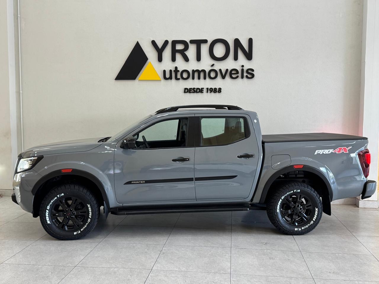 Nissan Frontier 2.3 16v Pro4x Cabine Dupla 4x4 Bi-turbo Diesel Automático Cinza 2023 - Ayrton Automóveis