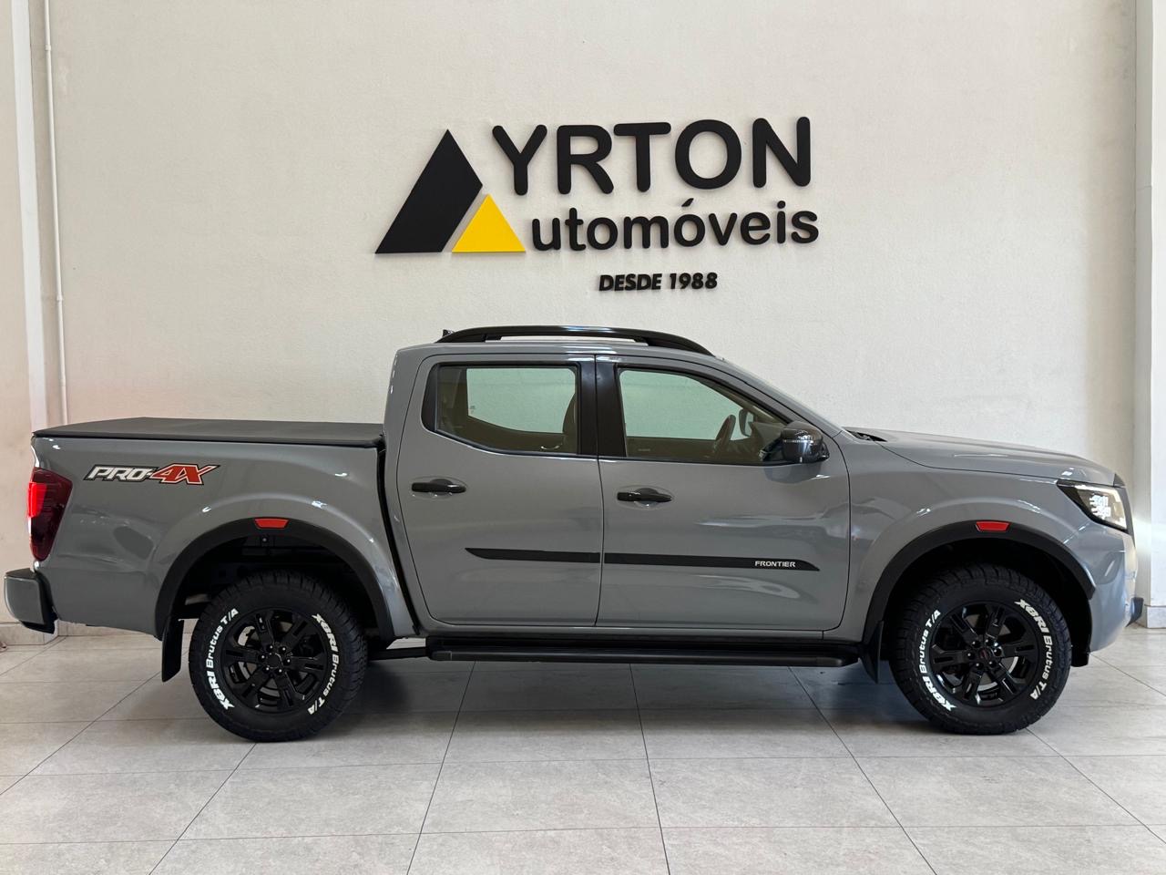 Nissan Frontier 2.3 16v Pro4x Cabine Dupla 4x4 Bi-turbo Diesel Automático Cinza 2023 - Ayrton Automóveis