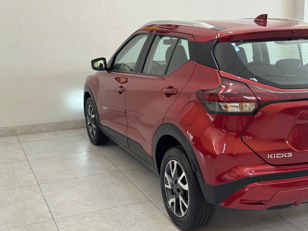 Nissan Kicks 1.6 16v 4p Flexstart Sense Xtronic Automático Cvt Vermelho 2024 - Ayrton Automóveis
