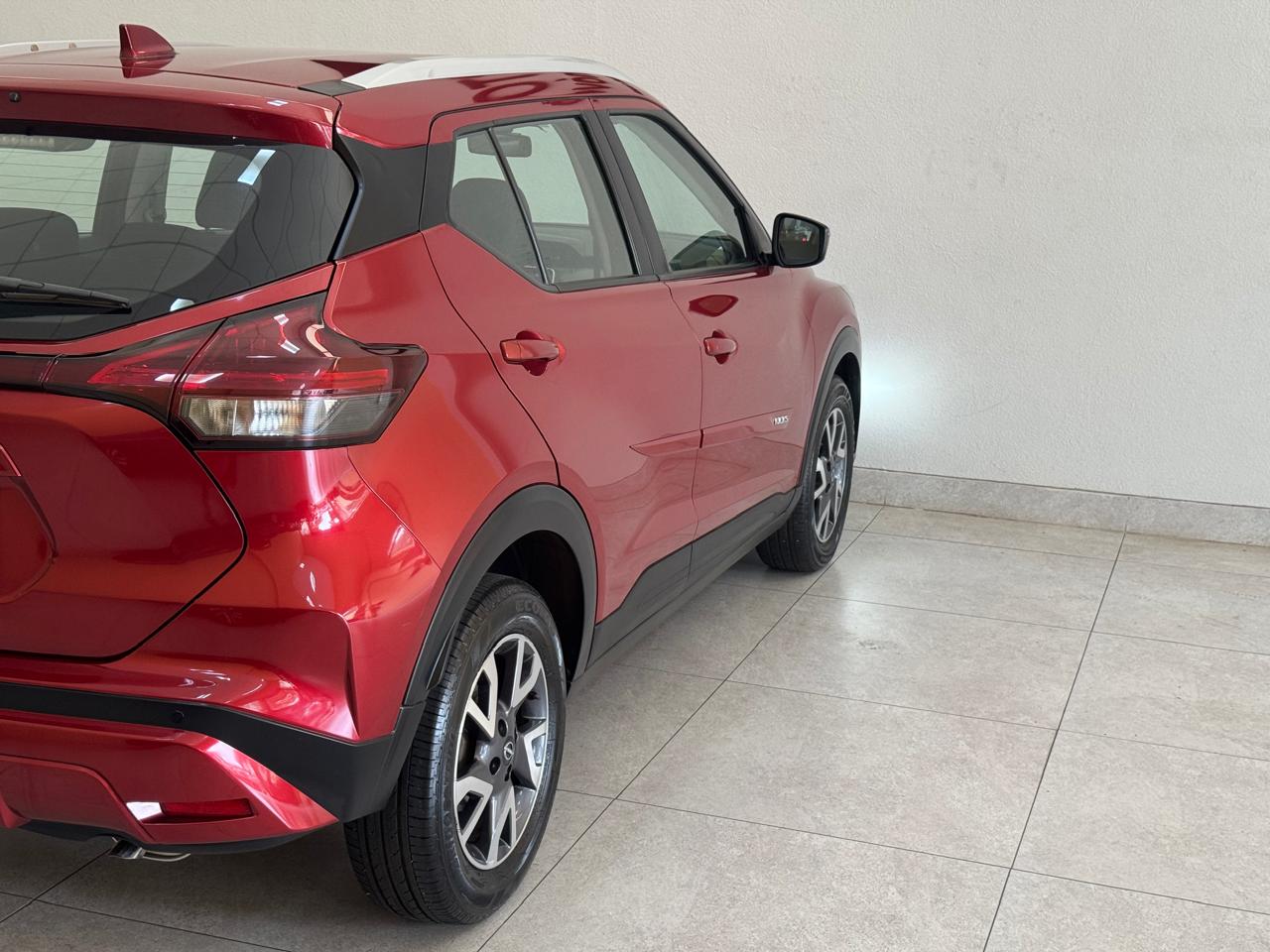 Nissan Kicks 1.6 16v 4p Flexstart Sense Xtronic Automático Cvt Vermelho 2024 - Ayrton Automóveis