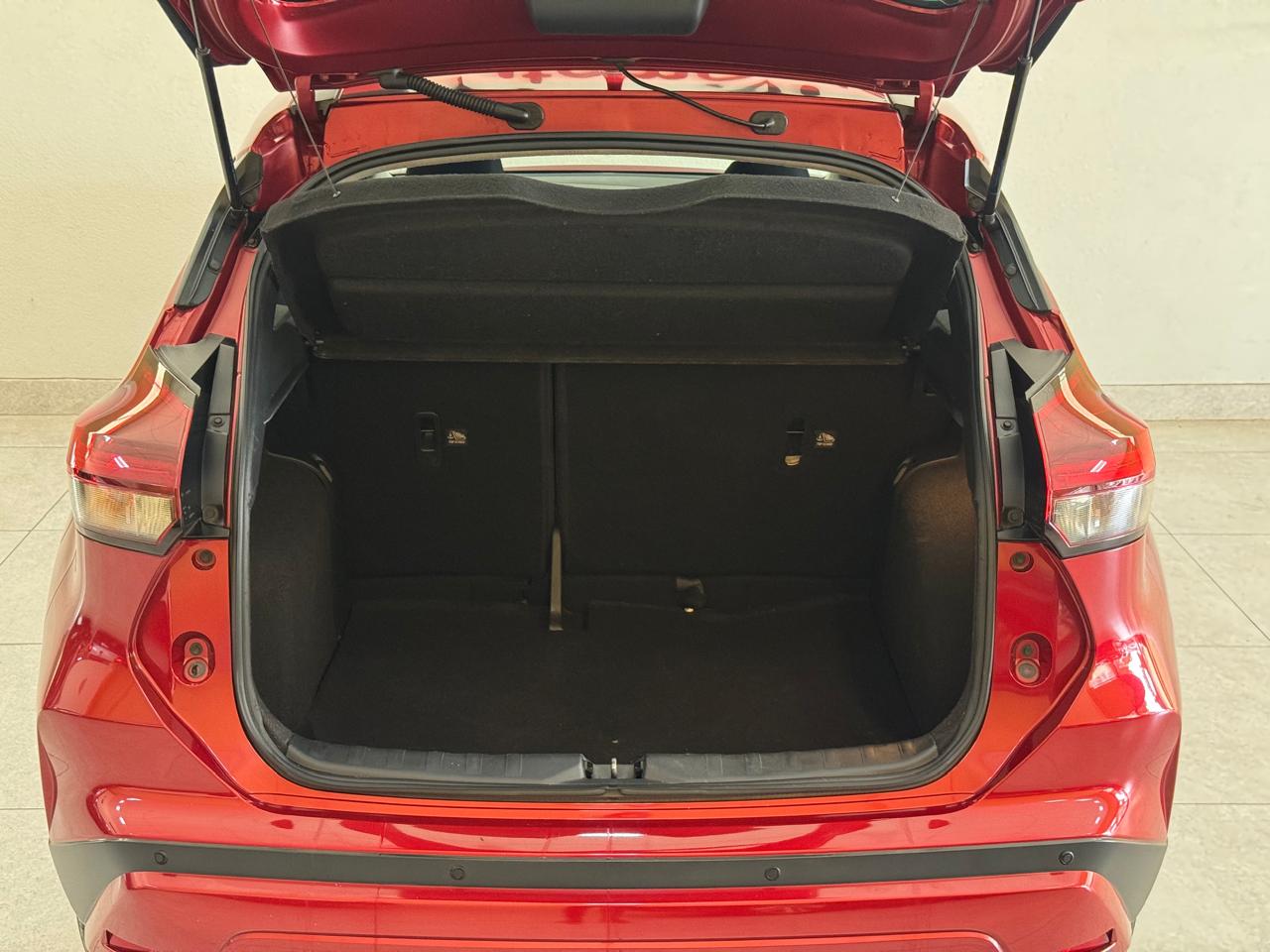 Nissan Kicks 1.6 16v 4p Flexstart Sense Xtronic Automático Cvt Vermelho 2024 - Ayrton Automóveis